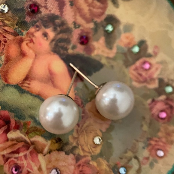 14k solid gold 10mm round pearl statement bold stud earrings - Picture 3 of 7